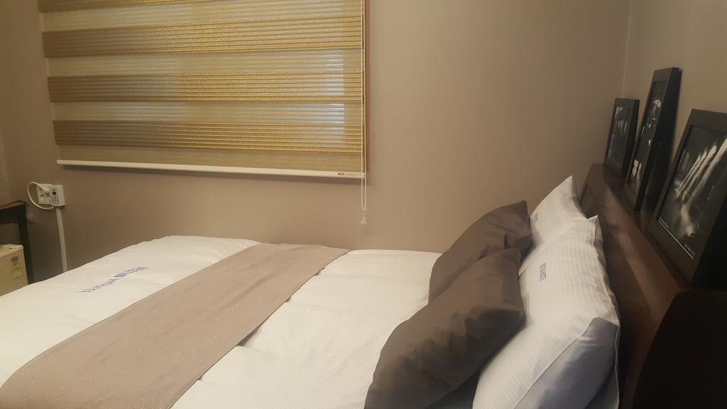 Myeongdong Time Hostel Сеул Екстер'єр фото